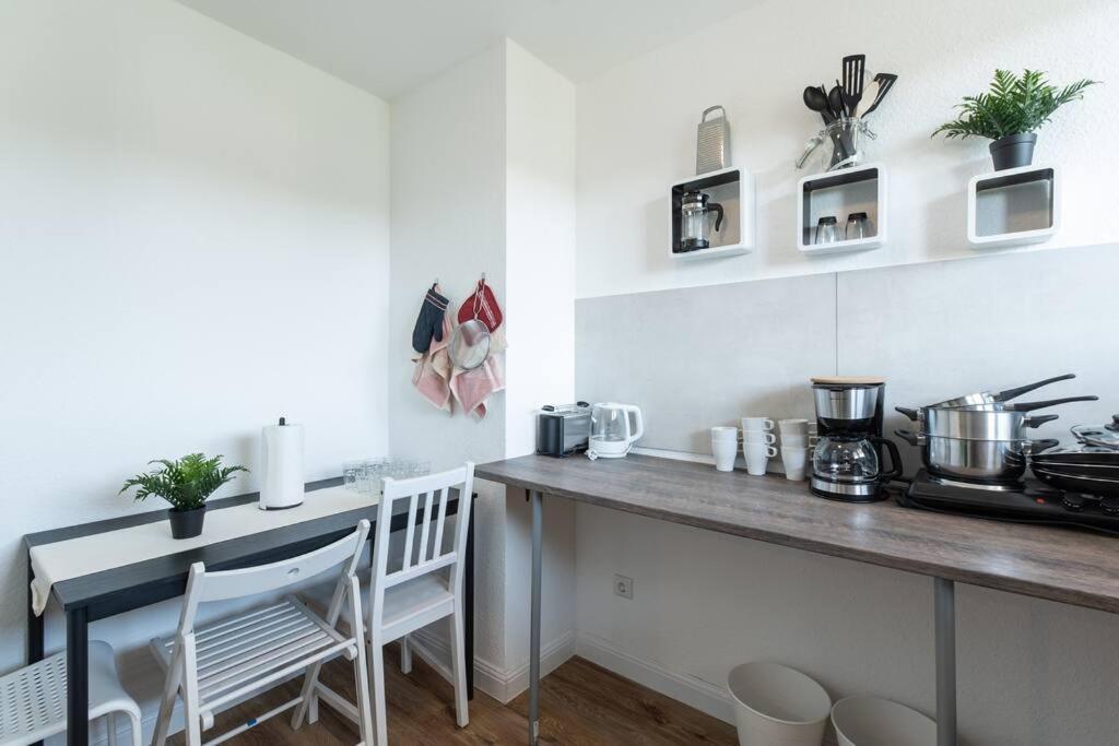 Nature Inspiration Apartment With Balcony & Grill Bbq In Duisburg Mitte Central Station 10 Mins & Big Tv With Photo Lights Exterior photo