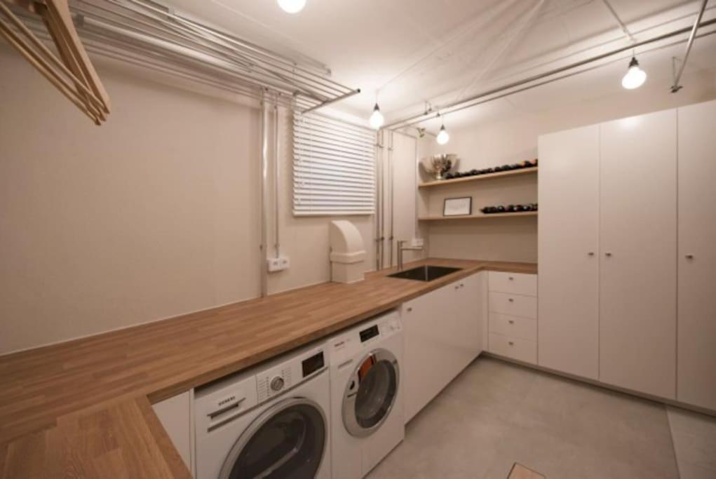 Nature Inspiration Apartment With Balcony & Grill Bbq In Duisburg Mitte Central Station 10 Mins & Big Tv With Photo Lights Exterior photo