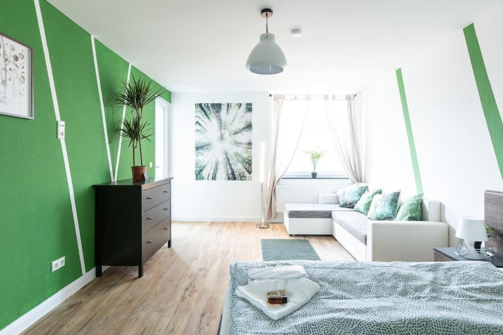Nature Inspiration Apartment With Balcony & Grill Bbq In Duisburg Mitte Central Station 10 Mins & Big Tv With Photo Lights Exterior photo